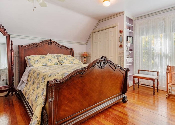 Why Choose A Hotel When You Can Stay At The Silk Pincushion in Golden, CO?